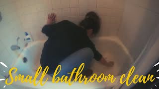 Small bathroom clean with me