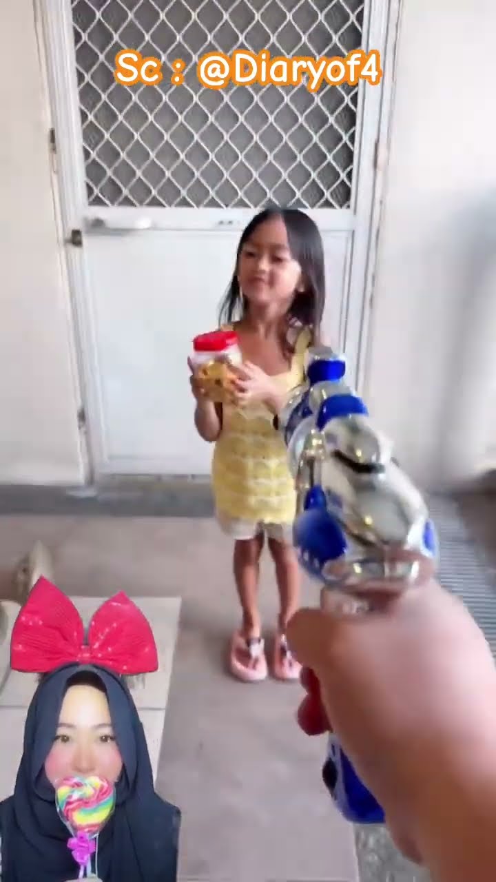 DIA MENEMUKAN PISTOL LUCU ⁉️ untuk dapat permen banyak ?@Diaryof4 #shorts #funny #dubbing