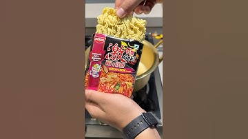 Nissin Geki Hot & Spicy Korean Kimchi Noodles🍜🥵#koreanramen #kimchiramen #spicynoodles #geki #asmr