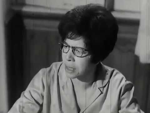 أبلة نعيمة معجبهاش اللي كتبته أمل في الجريدة بيت الطالبات