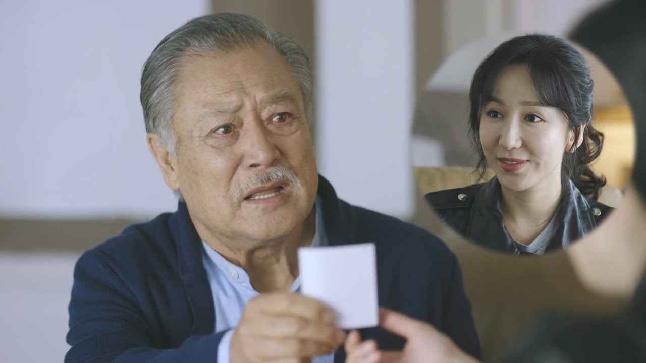 海歸富豪回國請地陪，誰料一見導游小姐傻眼了，竟和死去的女兒一模一樣