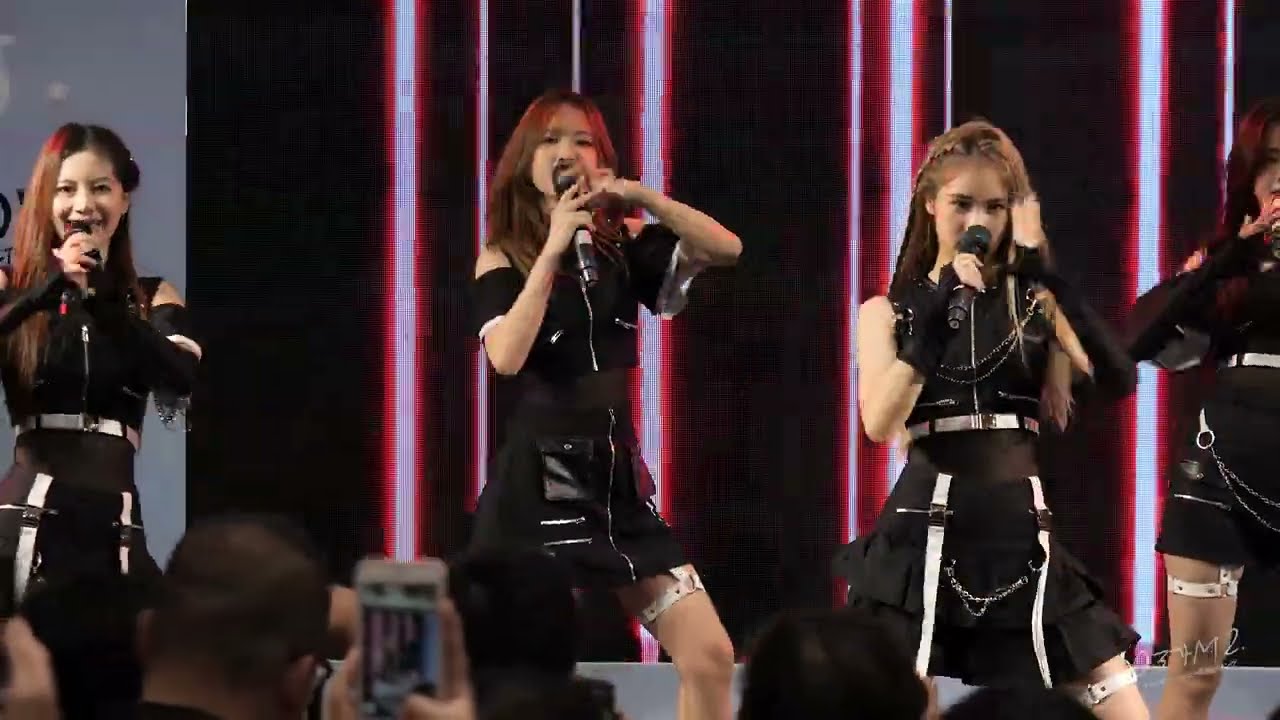 BNK48 Pupe - Make noise @ BNK48 12th Believers Roadshow Concert [Fancam 4K 60p] 221009