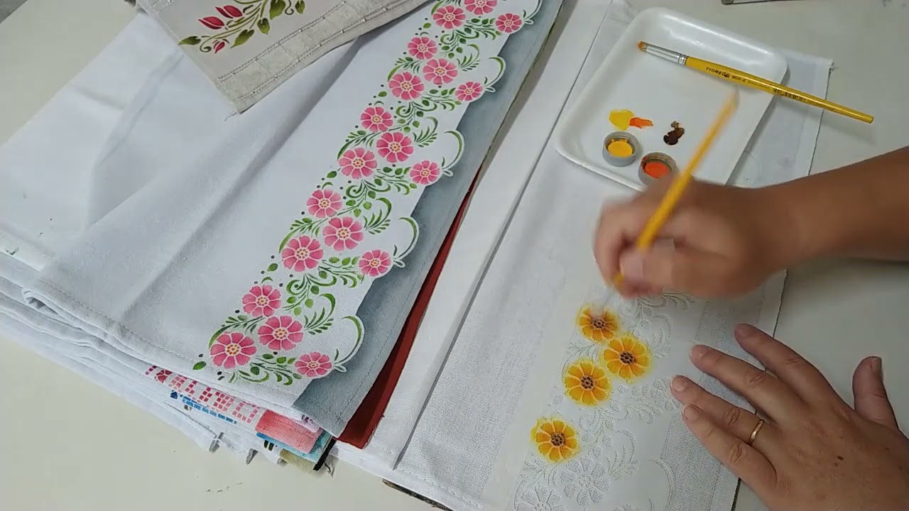 376 - Vamos pintar um lindo barrado floral ? Molde E-Craft n. 217