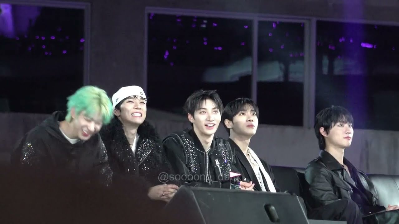 251206 넥스지 토모야, 소건, 유우 & 추영우 & 우즈 reaction to 쓰리라차 수상소감 @AAA2025