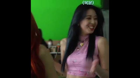 ITZY Break Ice BTS - Yuna and Lia