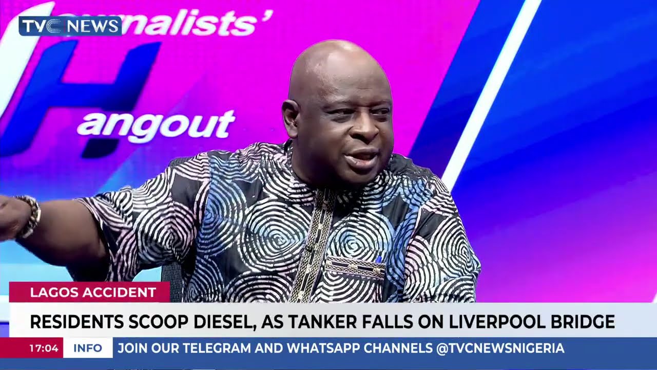 Residents Scoop Diesel As Tanker Falls On Liverpool Bridge In Lagos