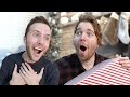 Échange De Cadeaux Entre Copains Tournant De Surprise Choquant mp3