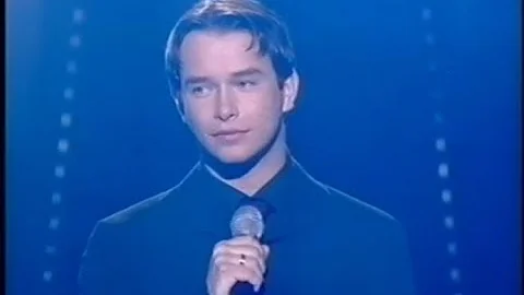 Stephen Gately sings "Chiquitita"