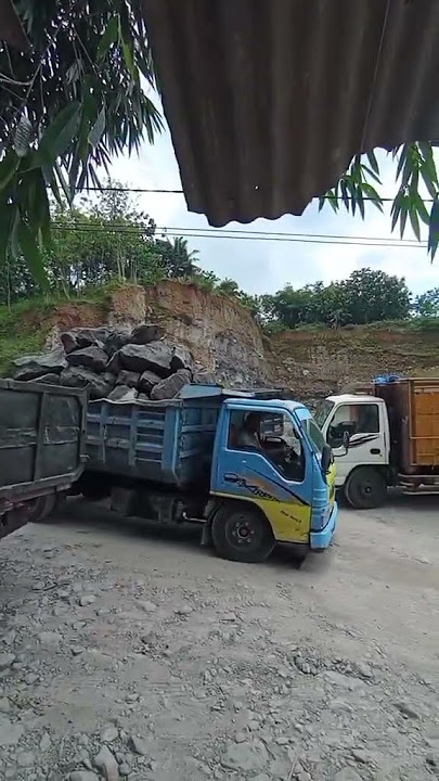 story wa truk dump muat batu overload