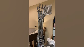 Terminator 2 Judgment Day T-800 Endoskeleton arm and Brain chip by Sideshow Collectibles / Blitzway