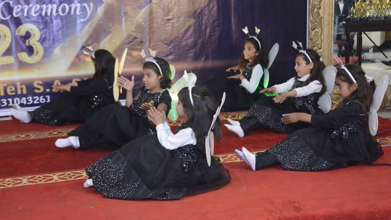 Students wellcome perfomance at annual cermony 2022-23 in Al Akram ...