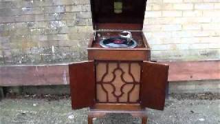 "The Teddy Bears Picnic" Played on the Micro - Perophone Chromogram