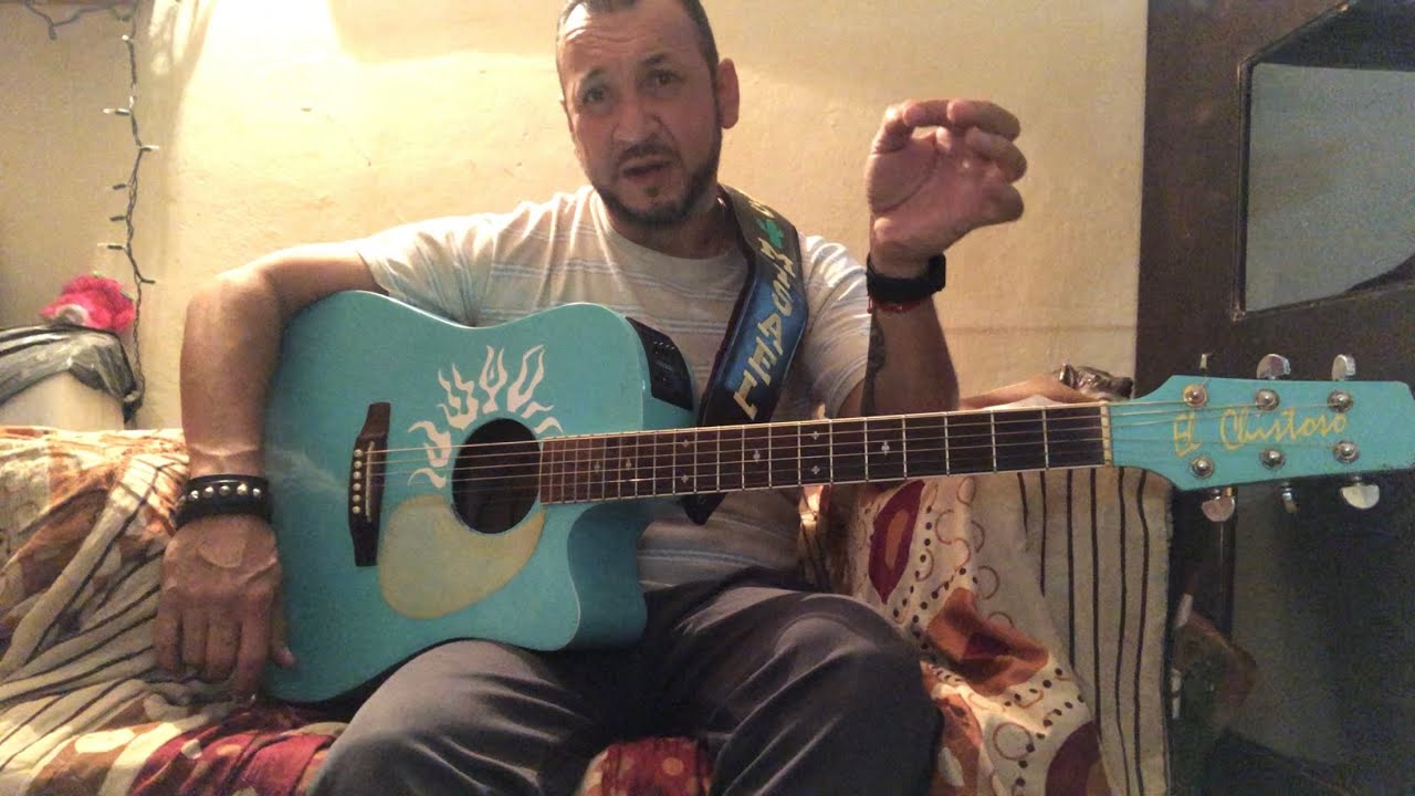 Afina tu guitarra de modo diferente a los demás - TutoReal