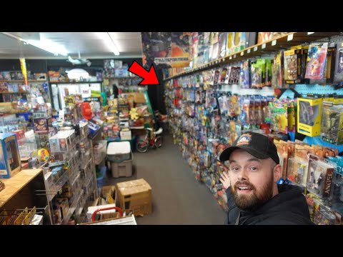TOY HUNTING 2 MASSIVE FLEA MARKETS AND TOY SHOPS FOR WWE ELITES, BLACK SERIES, MARVEL LEGENDS!!
