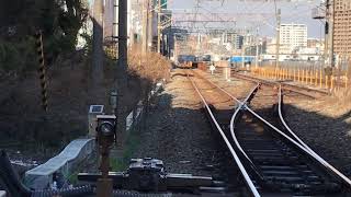 ◆梅田貨物線　北梅田の留置線から発車する　321系　「一人ひとりの思いを、届けたい　JR西日本」◆