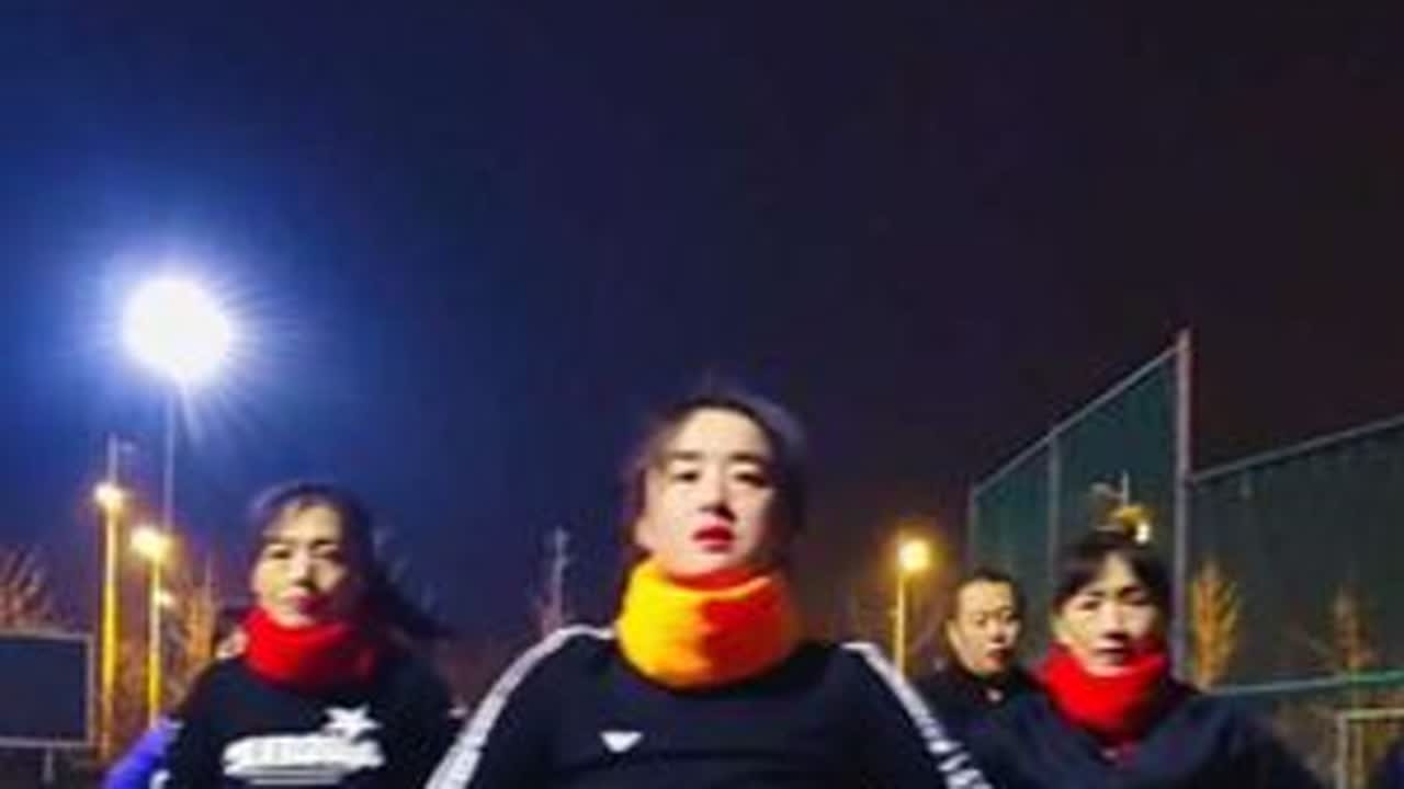 经典老歌锻炼四肢#全民健身你我同行 #练出好身材 #坚持锻炼给自己一个好身体 #坚持自律 #简单好看又好学