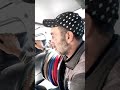 ماما سوسو بتتحدث مع سائق المكروباص ماما سوسو بتتحدث مع سائق المكروباص