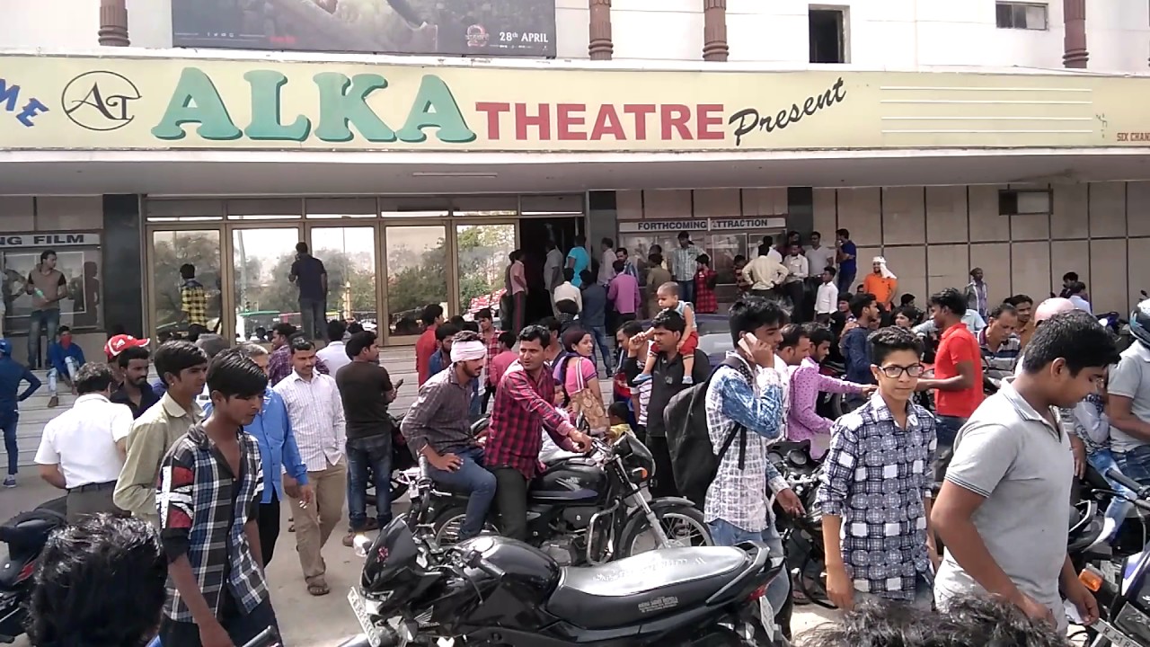 Bhahubali 2 movie crowd in alka cinema  jaipur