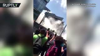 Момент обрушения торгового центра в Мексике попал на видео