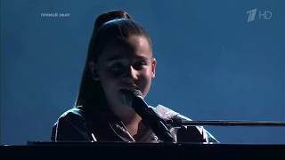 Shock! 10 year old girl from Russia sings Love the way you lie by Eminem & Rihanna