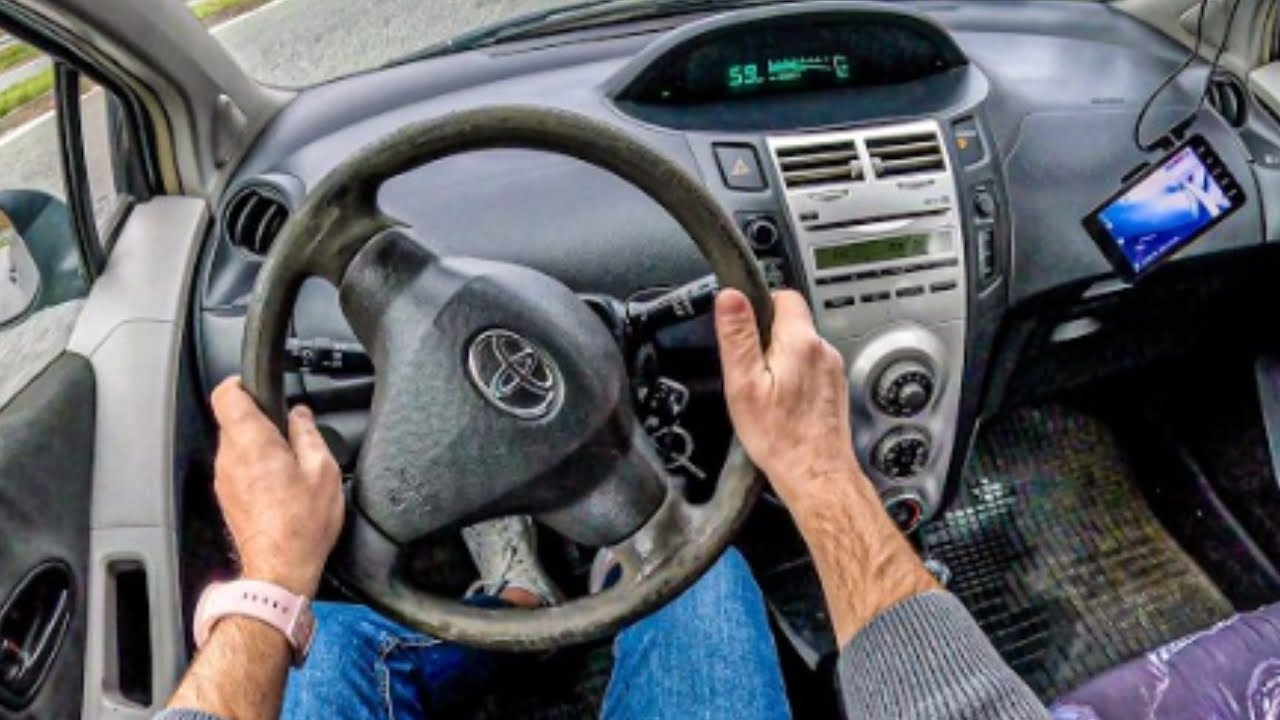 2006 Toyota Yaris 1.0 VVT-i (69 HP) | 300,000 km POV Test Drive 