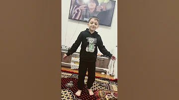 على شو تهل وتدمع 