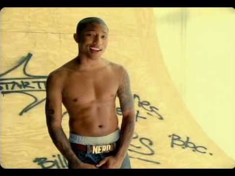 Pharrell feat Jay.Z - Frontin' (HQ Musicvideo)