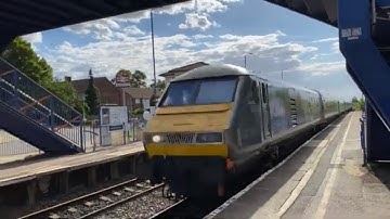 82302 with 68014 passes Northolt park with an amazing two tone going to London Marylebone
