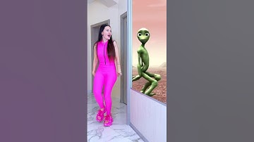 What’s wrong with my dame Tu Cosita mirror? #katebrush #tiktok #funnyshorts