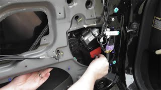 How to REMOVE THE WINDOW REGULATOR ASSEMBLY on a Maserati Quattroporte
