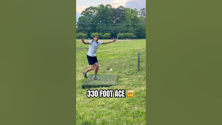 330 FOOT HOLE-IN-ONE UPHILL 🤯 #discgolf #frisbeegolf #trickshots