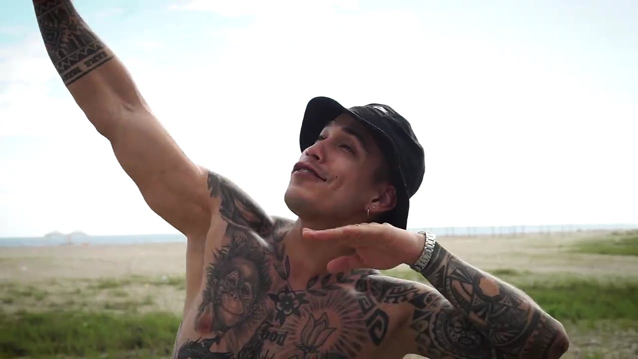 Combate Playa : Tensión en la playa con la llegada de Ian y Aaron.