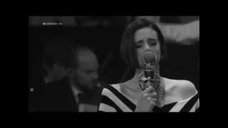 Video thumbnail of "Hooverphonic With Orchestra - Mad about you"