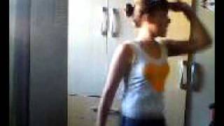 Isabela Dançando Funk Que Mico.avi
