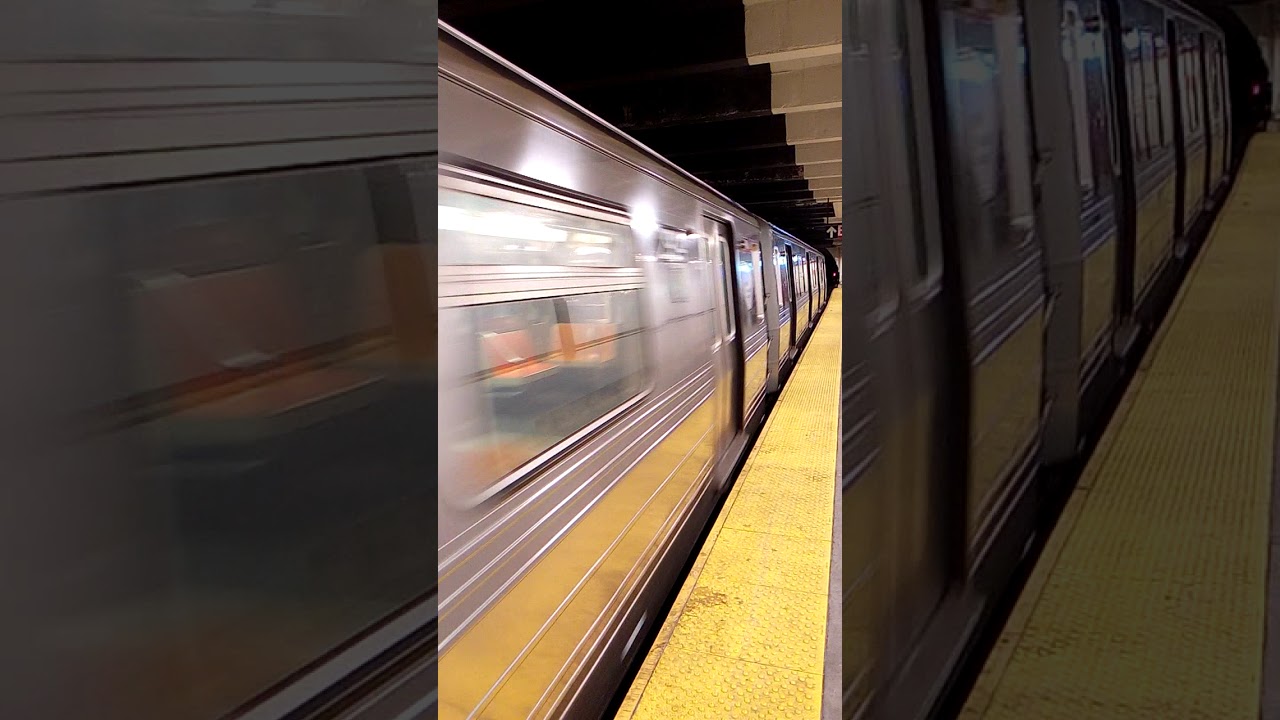 Franklin Avenue Bound R68 Shuttle train entering Botanic Garden - YouTube