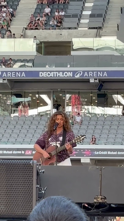 Tori Kelly - My Paradise acoustic version (unreleased / new song) live from Lille - Ed Sheeran Tour