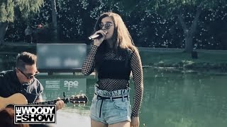 Hailee Steinfeld Covers Ed Sheeran's "Shape Of You" at Coachella 2017 chords