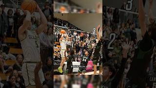 He made a buzzer beater over three defenders to force overtime! π€―π€―