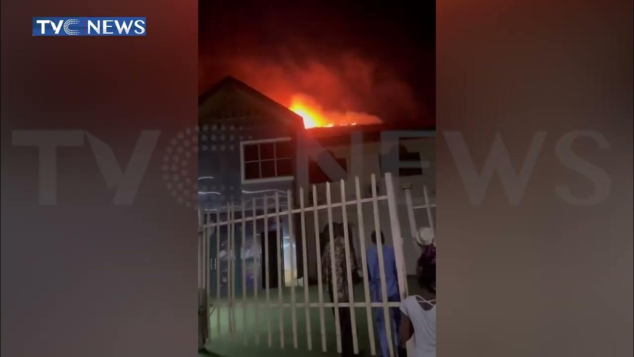 Fire guts Fresh FM in Ibadan Fire guts Fresh FM in Ibadan