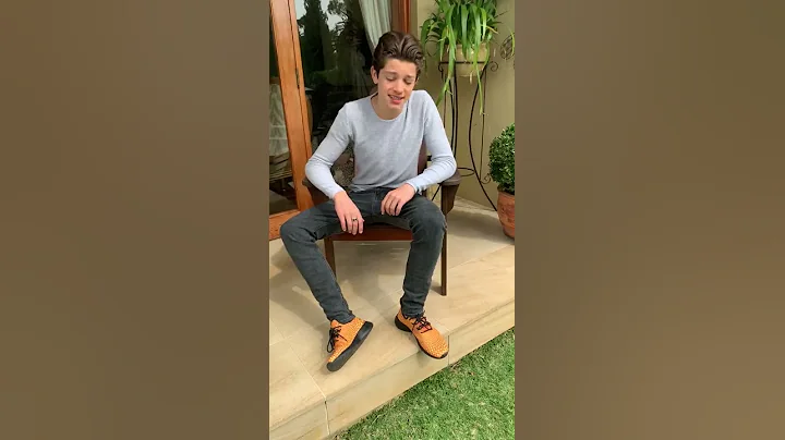 Alex Ruygrok Unboxing - Custom Designed Shoes by S...