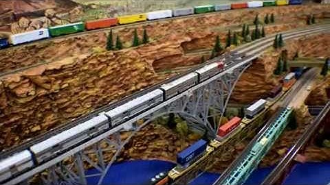 Santa Fe Warbonnet in N Scale