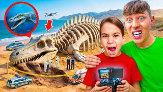 KLEINER JUNGE findet einen ECHTEN DINOSAURIER! 😱 (eskaliert)