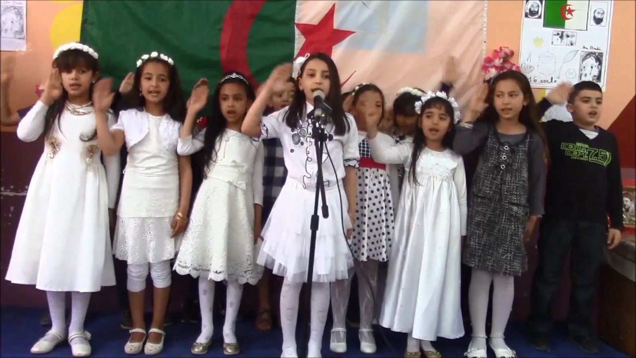 أنشودة أهديك سلاما يا جزائر مدرسة فايزي 02 برج الكيفان 2017