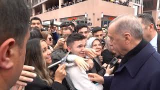 President Recep Tayyip Erdogan chatting with citizens in Istanbul Resimi