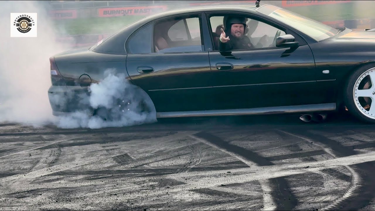 HUSTLNSS burnout at KOTS Roll Racing HALF WAY BASH Sydney Dragway. 30/8 ...