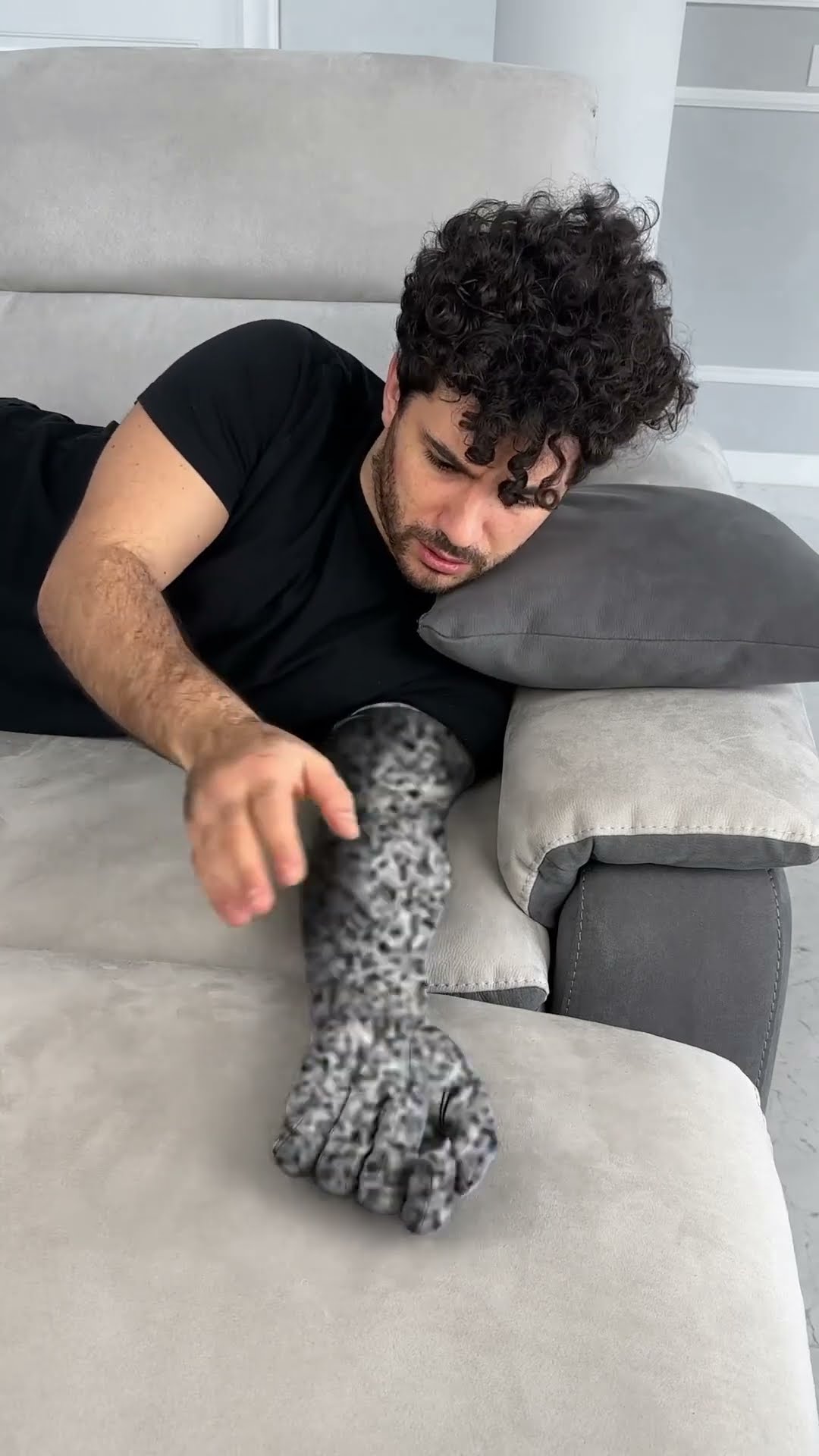 When your girl lays on your arm for too long ? #tutorial?