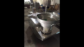 Automatic cap wadding lining machine wads inserting equipment