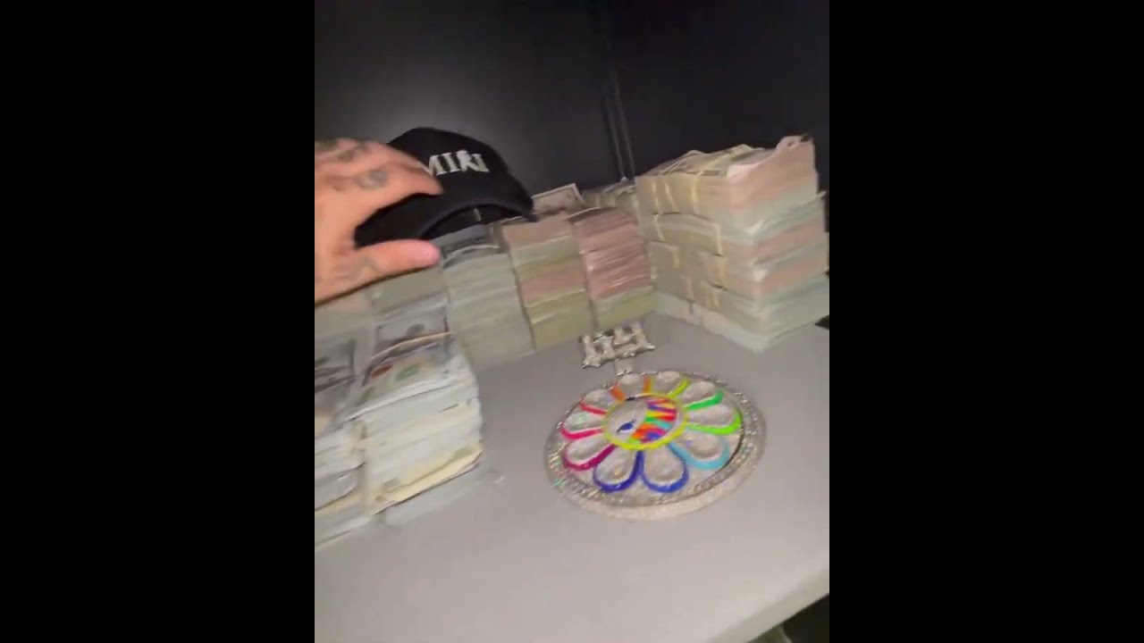6ix9ine Shows Stacks Of Cash In His Closet Double Spinning Baguette VVS Chain