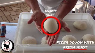 Subscribe ❥ https://www./user/maestrovitoiacopelli after making the
pizza dough for house video with dry yeast , i decided to make a new
versi...