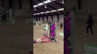 Mig og Daisy havet den bedste dag i dag hun var mega fresh så ja jeg fik en pæn 4 plads❤️😘 #horse